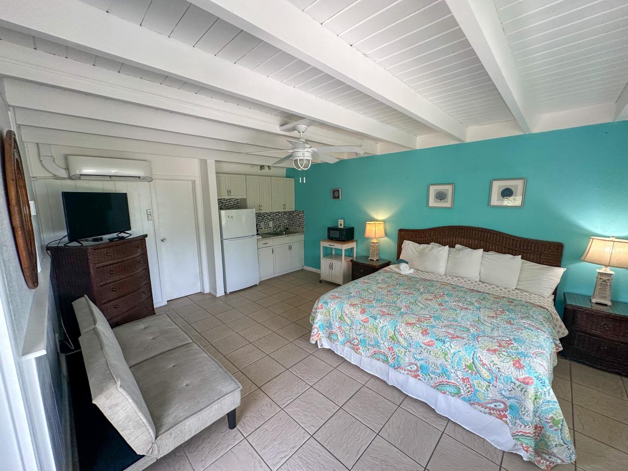 Pearl Beach Inn Енґлвуд Екстер'єр фото