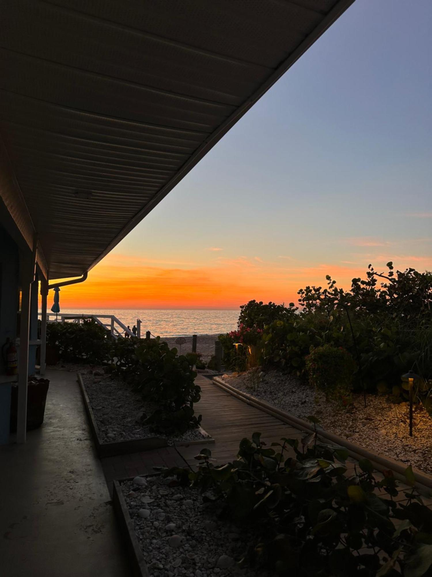 Pearl Beach Inn Енґлвуд Екстер'єр фото