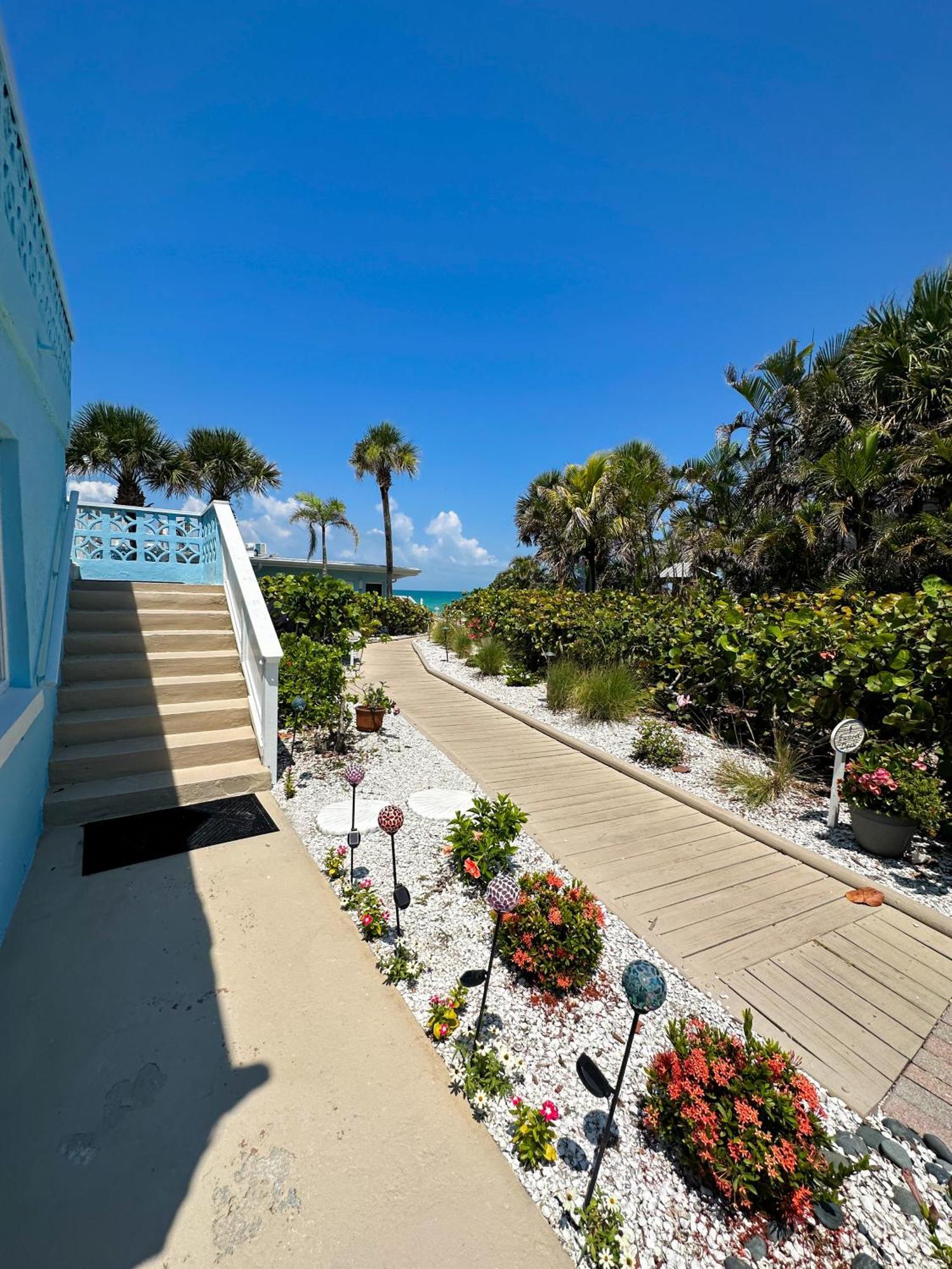 Pearl Beach Inn Енґлвуд Екстер'єр фото