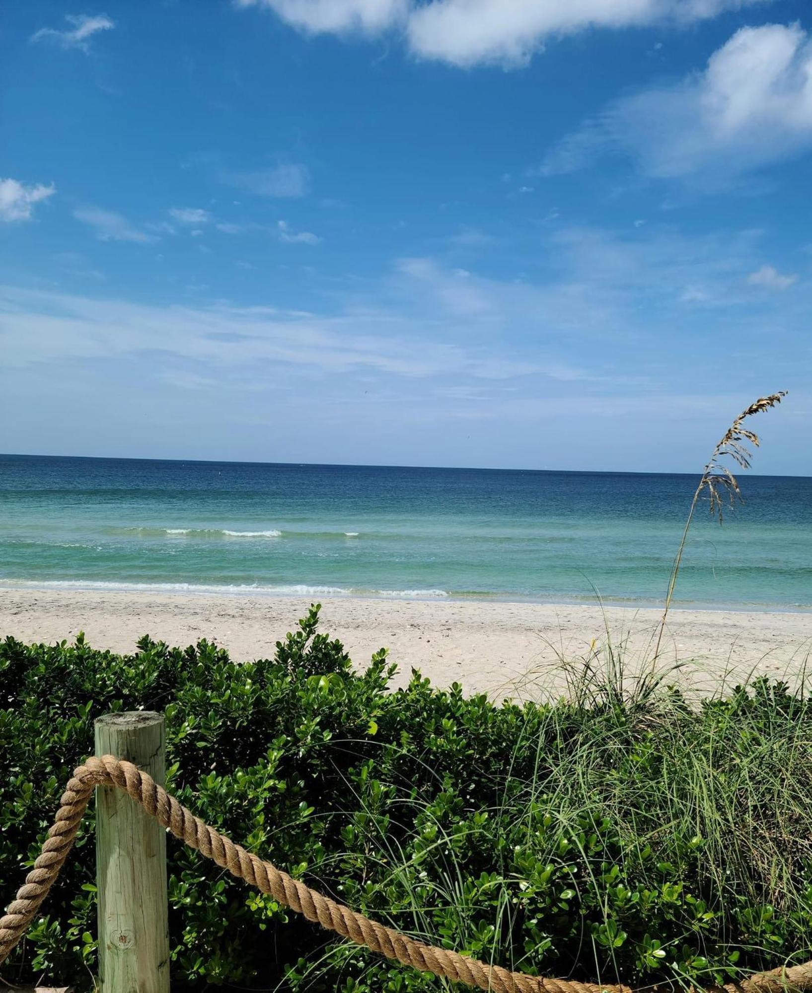 Pearl Beach Inn Енґлвуд Екстер'єр фото