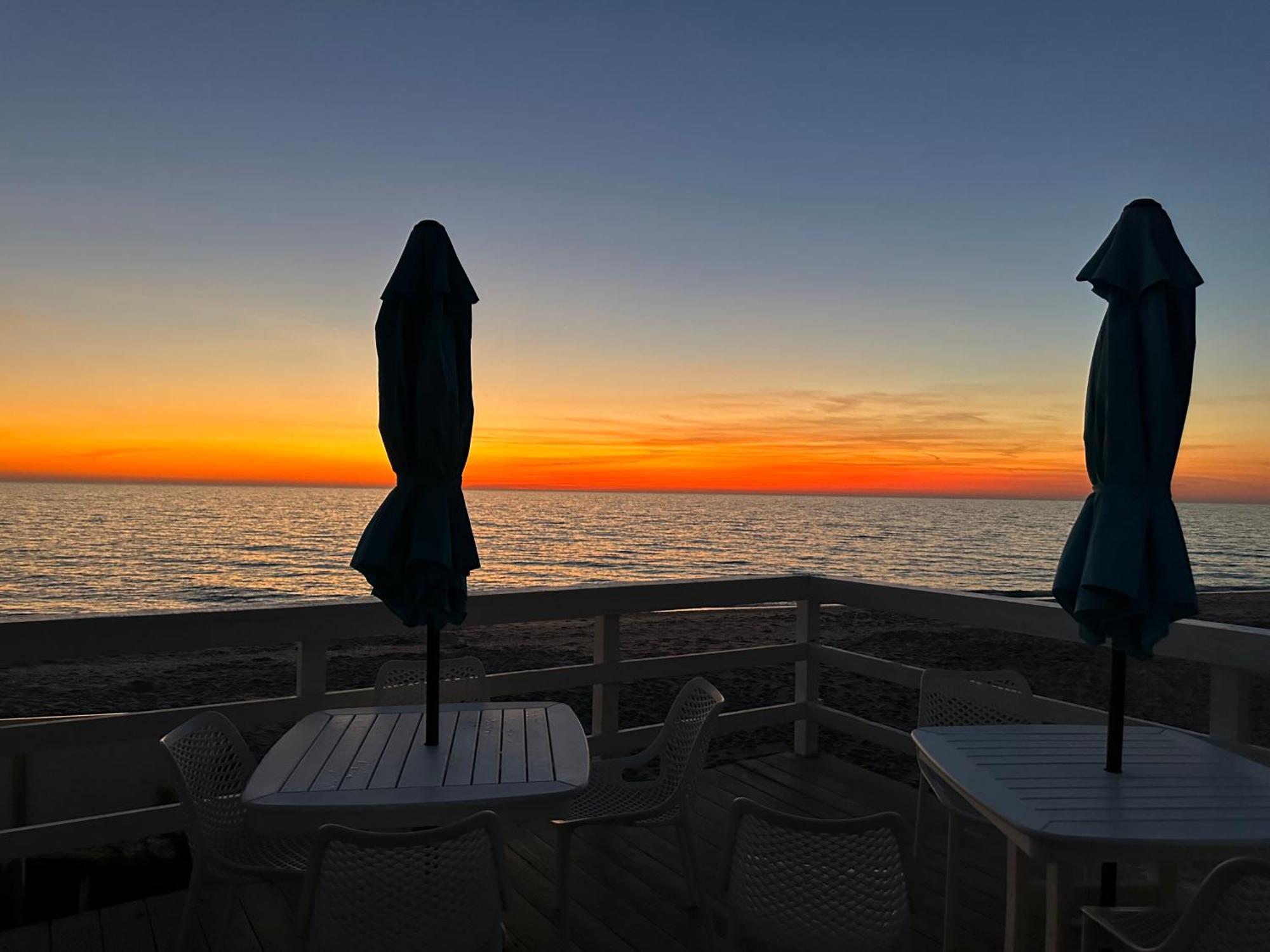 Pearl Beach Inn Енґлвуд Екстер'єр фото