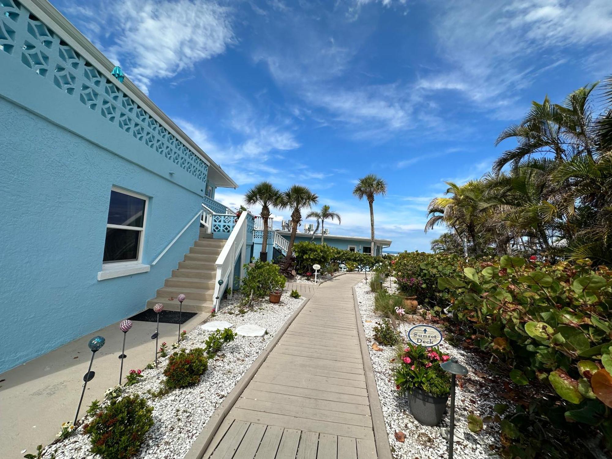 Pearl Beach Inn Енґлвуд Екстер'єр фото