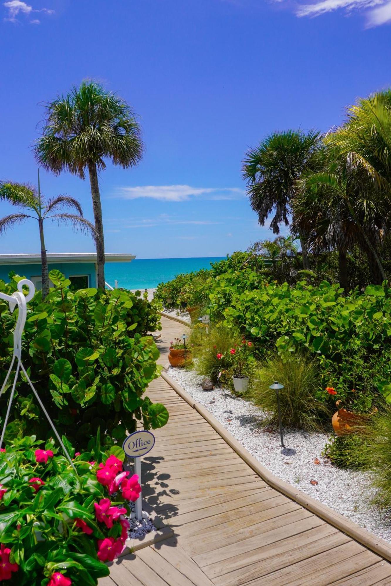Pearl Beach Inn Енґлвуд Екстер'єр фото